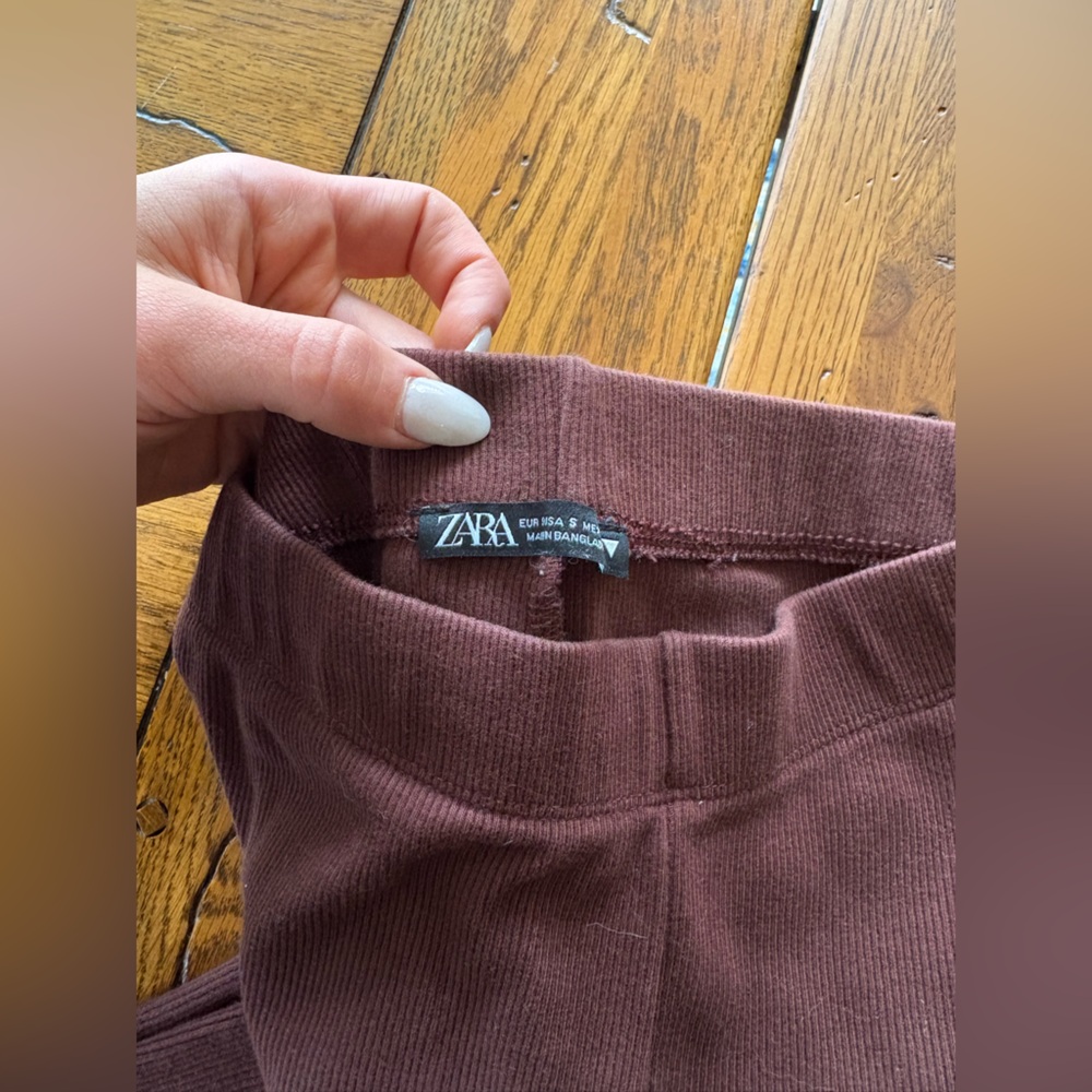 Zara Ribbed Flare Leggings